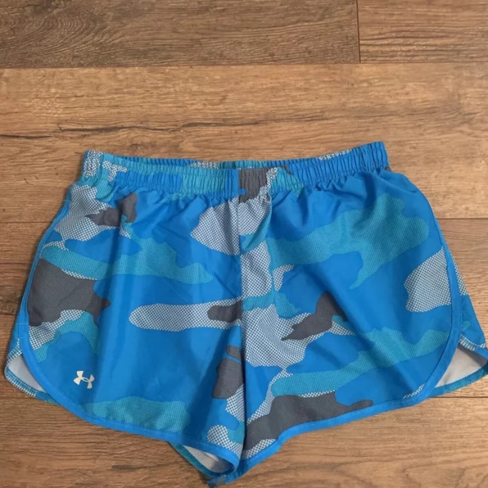 Women’s Under Armour HeatGear Athletic Shorts Size Small